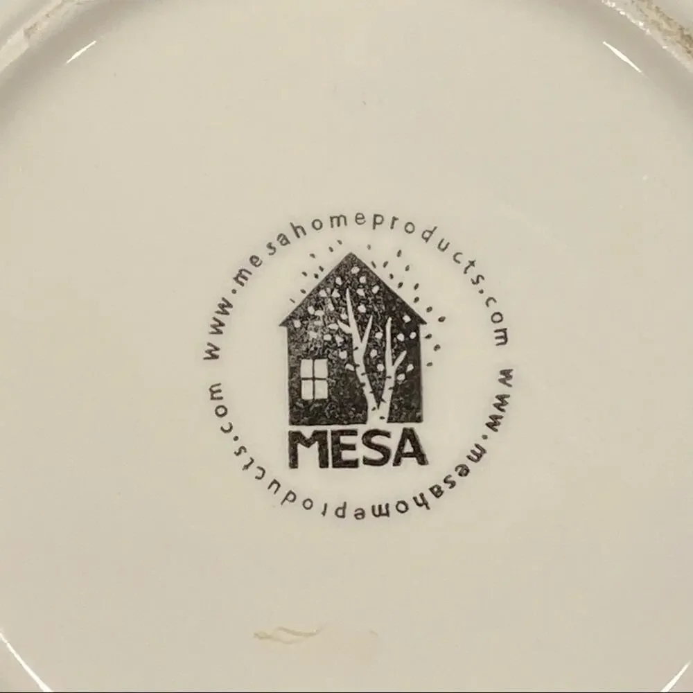 MESA Skiing Polar Bears Cute Seasonal 8-1/4” Lunch Plates, Set of 4‎ NICE!